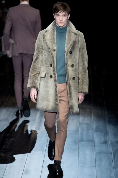 Look 14